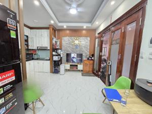 Bán nhà 5 tầng Phúc Lợi mặt tiền 5m gần ô tô thiết kế mỗi tầng 1 phòng khép kín, nhà mới ở ngay